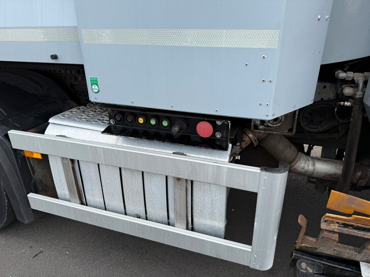 Kamion za odvoz smeća Mercedes-Benz Antos 2533 Seitenlader Zoeller SLF XL: slika Kamion za odvoz smeća Mercedes-Benz Antos 2533 Seitenlader Zoeller SLF XL Kamion za odvoz smeća Mercedes-Benz Antos 2533 Seitenlader Zoeller SLF XL: slika Kamion za odvoz smeća Mercedes-Benz Antos 2533 Seitenlader Zoeller SLF XL