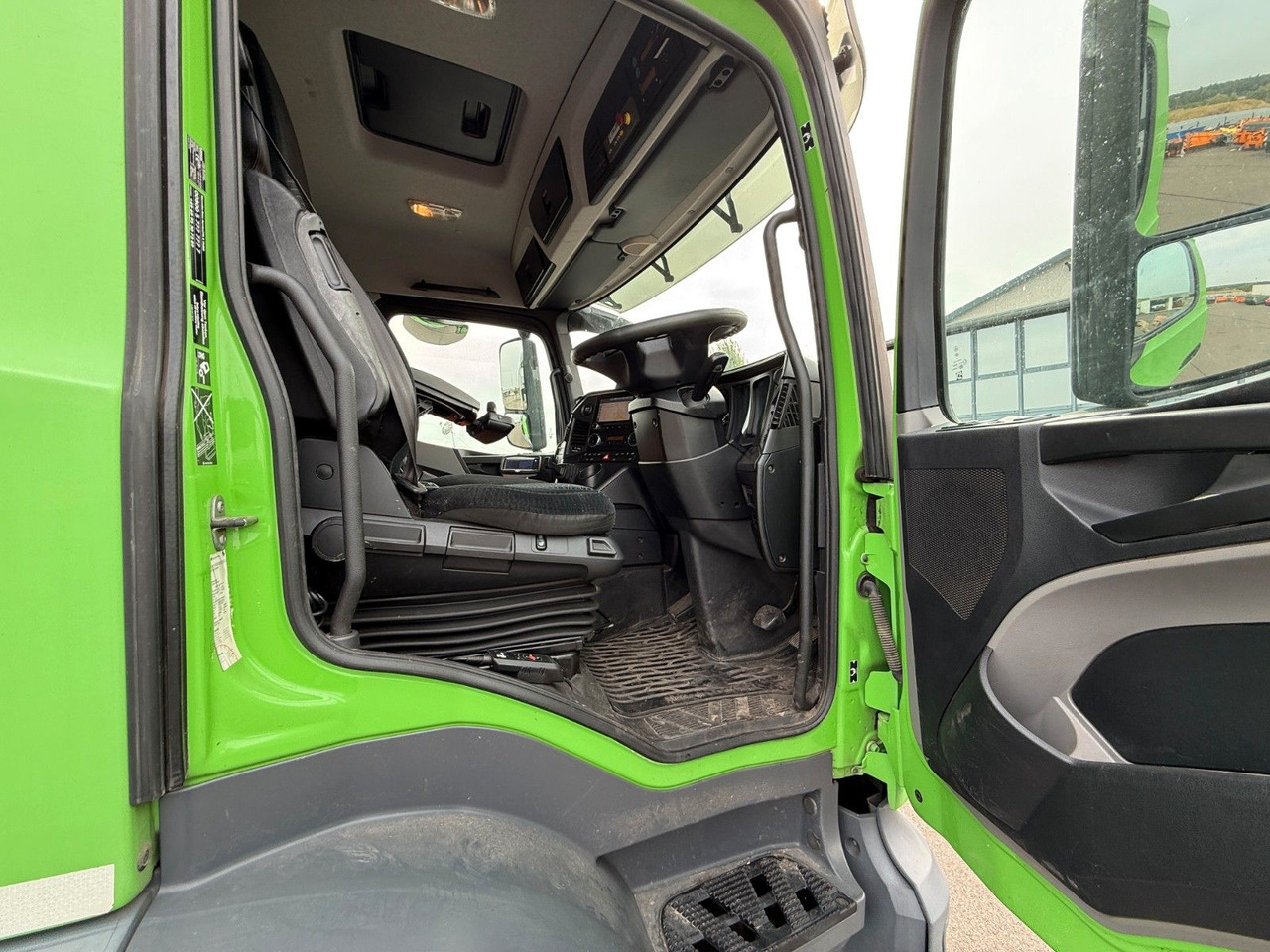 Kamion za odvoz smeća Mercedes-Benz Antos 2533 Seitenlader Zoeller SLF XL: slika Kamion za odvoz smeća Mercedes-Benz Antos 2533 Seitenlader Zoeller SLF XL Kamion za odvoz smeća Mercedes-Benz Antos 2533 Seitenlader Zoeller SLF XL: slika Kamion za odvoz smeća Mercedes-Benz Antos 2533 Seitenlader Zoeller SLF XL