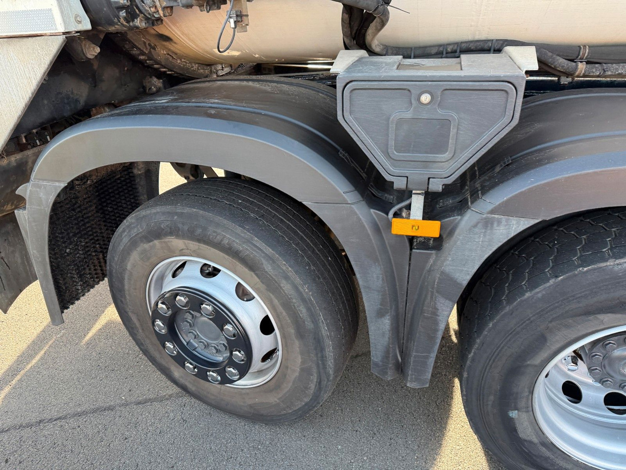 Mercedes-Benz Arocs 3236 8x2 Faun Rotopress 525 C Delta Lift - Kamion za odvoz smeća: slika Mercedes-Benz Arocs 3236 8x2 Faun Rotopress 525 C Delta Lift - Kamion za odvoz smeća Mercedes-Benz Arocs 3236 8x2 Faun Rotopress 525 C Delta Lift - Kamion za odvoz smeća: slika Mercedes-Benz Arocs 3236 8x2 Faun Rotopress 525 C Delta Lift - Kamion za odvoz smeća