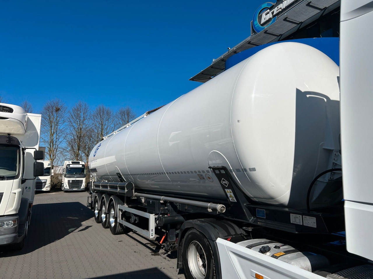 Feldbinder KIP 60.3 - Silos poluprikolica: slika Feldbinder KIP 60.3 - Silos poluprikolica Feldbinder KIP 60.3 - Silos poluprikolica: slika Feldbinder KIP 60.3 - Silos poluprikolica