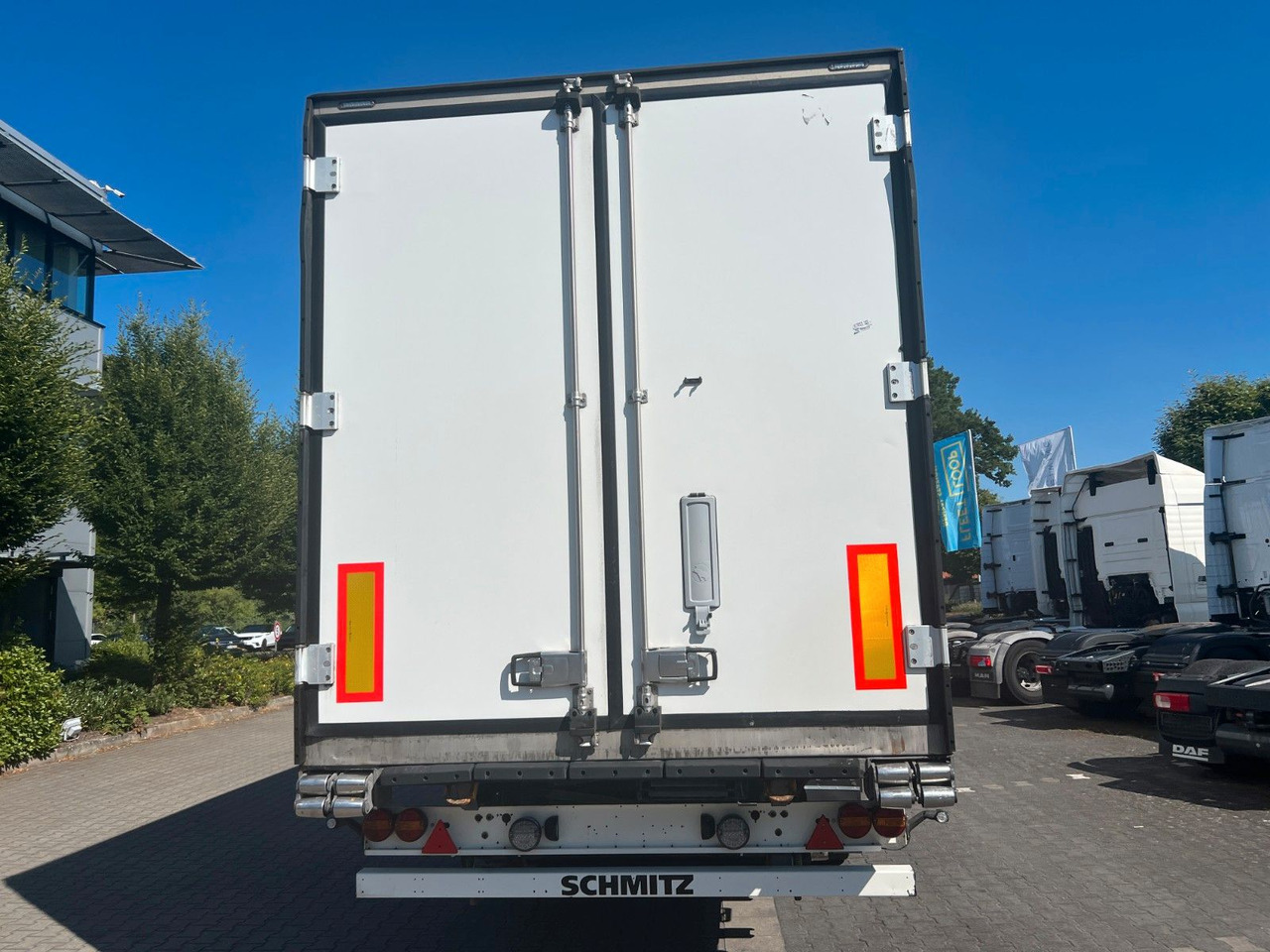 Schmitz Cargobull SKO 24/L - 13.4 FP 45 Cool - Poluprikolica hladnjača: slika Schmitz Cargobull SKO 24/L - 13.4 FP 45 Cool - Poluprikolica hladnjača Schmitz Cargobull SKO 24/L - 13.4 FP 45 Cool - Poluprikolica hladnjača: slika Schmitz Cargobull SKO 24/L - 13.4 FP 45 Cool - Poluprikolica hladnjača