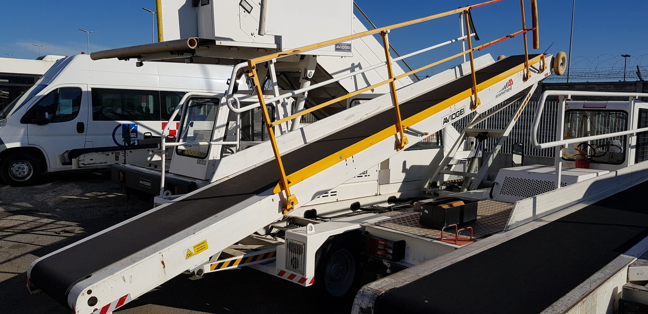 AVIOGEI Belt loader NS450 - Vozilo s transportnom trakom: slika AVIOGEI Belt loader NS450 - Vozilo s transportnom trakom AVIOGEI Belt loader NS450 - Vozilo s transportnom trakom: slika AVIOGEI Belt loader NS450 - Vozilo s transportnom trakom