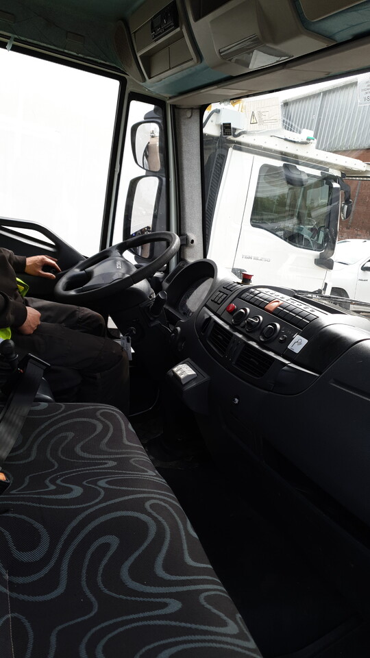 Mallaghan Water truck WSU 3000 on IVECO - Aerodromska oprema: slika Mallaghan Water truck WSU 3000 on IVECO - Aerodromska oprema Mallaghan Water truck WSU 3000 on IVECO - Aerodromska oprema: slika Mallaghan Water truck WSU 3000 on IVECO - Aerodromska oprema