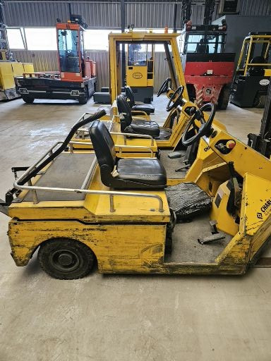 Charlatte TE206 - Traktor za prtljagu: slika Charlatte TE206 - Traktor za prtljagu Charlatte TE206 - Traktor za prtljagu: slika Charlatte TE206 - Traktor za prtljagu