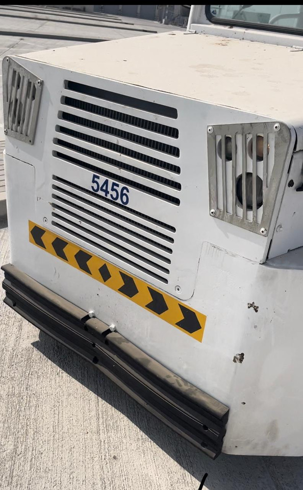 Schopf Rofan ZDi Diesel Tractor 8Tons - Traktor za vuču zrakoplova: slika Schopf Rofan ZDi Diesel Tractor 8Tons - Traktor za vuču zrakoplova Schopf Rofan ZDi Diesel Tractor 8Tons - Traktor za vuču zrakoplova: slika Schopf Rofan ZDi Diesel Tractor 8Tons - Traktor za vuču zrakoplova