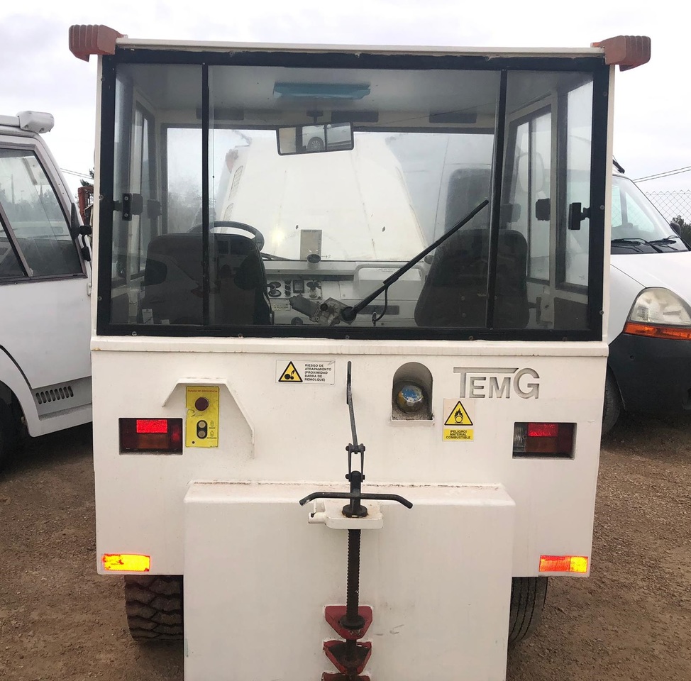 TEMG TRACTOR/DIESEL TG5000 - Traktor za prtljagu: slika TEMG TRACTOR/DIESEL TG5000 - Traktor za prtljagu TEMG TRACTOR/DIESEL TG5000 - Traktor za prtljagu: slika TEMG TRACTOR/DIESEL TG5000 - Traktor za prtljagu