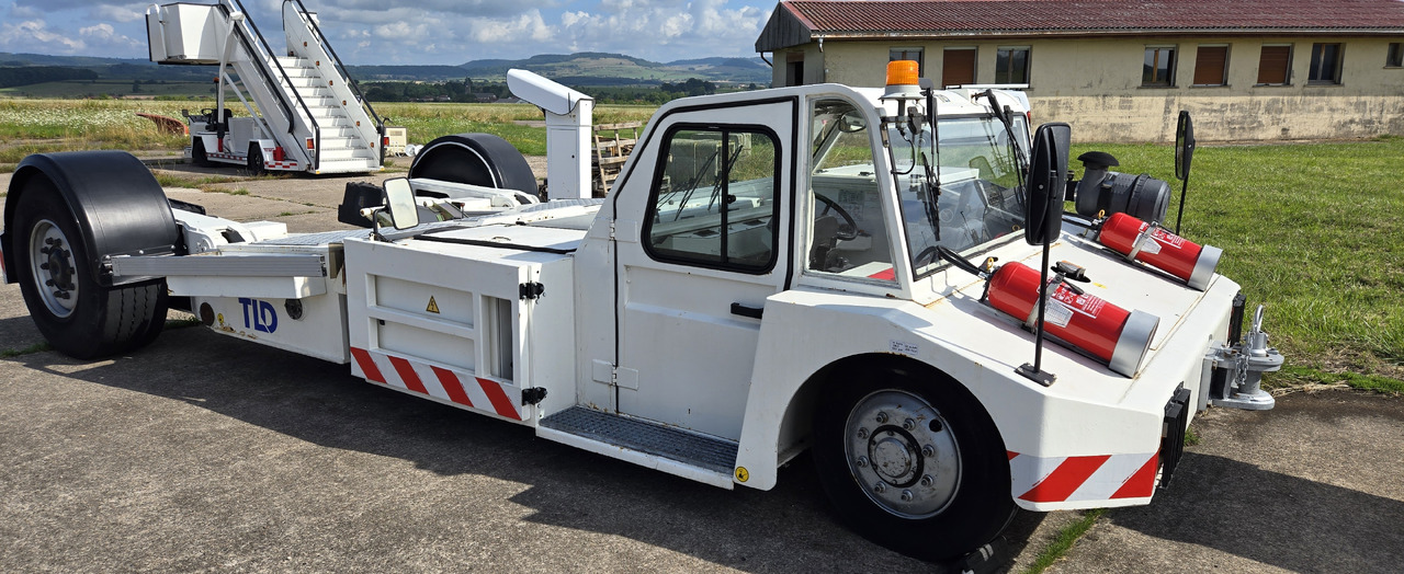 TLD TPX200SF - Traktor za vuču zrakoplova: slika TLD TPX200SF - Traktor za vuču zrakoplova TLD TPX200SF - Traktor za vuču zrakoplova: slika TLD TPX200SF - Traktor za vuču zrakoplova