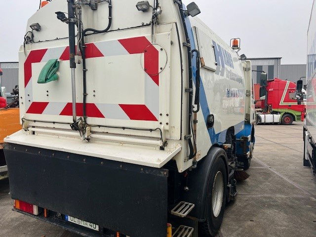 DAF 65 FA65.180 CF - Cestovna čistilica: slika DAF 65 FA65.180 CF - Cestovna čistilica DAF 65 FA65.180 CF - Cestovna čistilica: slika DAF 65 FA65.180 CF - Cestovna čistilica