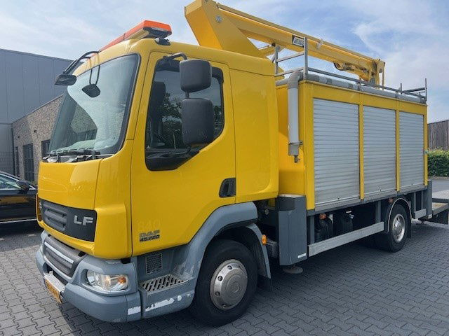 DAF LF 220 FA45.220 LF Custers T265-12.5 - Podizna platforma montirana na kamion: slika DAF LF 220 FA45.220 LF Custers T265-12.5 - Podizna platforma montirana na kamion DAF LF 220 FA45.220 LF Custers T265-12.5 - Podizna platforma montirana na kamion: slika DAF LF 220 FA45.220 LF Custers T265-12.5 - Podizna platforma montirana na kamion