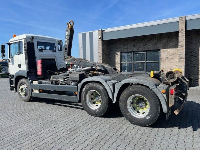 MAN TGA 26.360 TGA 26.360 6x4 Steelspring - Transporter kontejnera/ Kamion s izmjenjivim sanducima: slika MAN TGA 26.360 TGA 26.360 6x4 Steelspring - Transporter kontejnera/ Kamion s izmjenjivim sanducima MAN TGA 26.360 TGA 26.360 6x4 Steelspring - Transporter kontejnera/ Kamion s izmjenjivim sanducima: slika MAN TGA 26.360 TGA 26.360 6x4 Steelspring - Transporter kontejnera/ Kamion s izmjenjivim sanducima