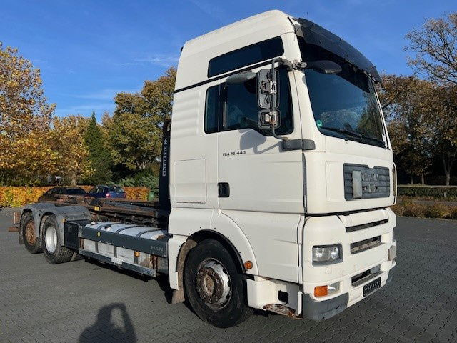 MAN TGA 26.440 .440 6x2 - Transporter kontejnera/ Kamion s izmjenjivim sanducima: slika MAN TGA 26.440 .440 6x2 - Transporter kontejnera/ Kamion s izmjenjivim sanducima MAN TGA 26.440 .440 6x2 - Transporter kontejnera/ Kamion s izmjenjivim sanducima: slika MAN TGA 26.440 .440 6x2 - Transporter kontejnera/ Kamion s izmjenjivim sanducima