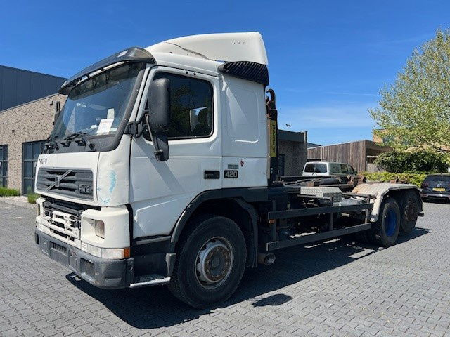Volvo FM 12.420 FM12.420 6x2 - Kamion-šasija: slika Volvo FM 12.420 FM12.420 6x2 - Kamion-šasija Volvo FM 12.420 FM12.420 6x2 - Kamion-šasija: slika Volvo FM 12.420 FM12.420 6x2 - Kamion-šasija