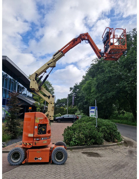 JLG E300AJP - Zglobni krak: slika JLG E300AJP - Zglobni krak JLG E300AJP - Zglobni krak: slika JLG E300AJP - Zglobni krak