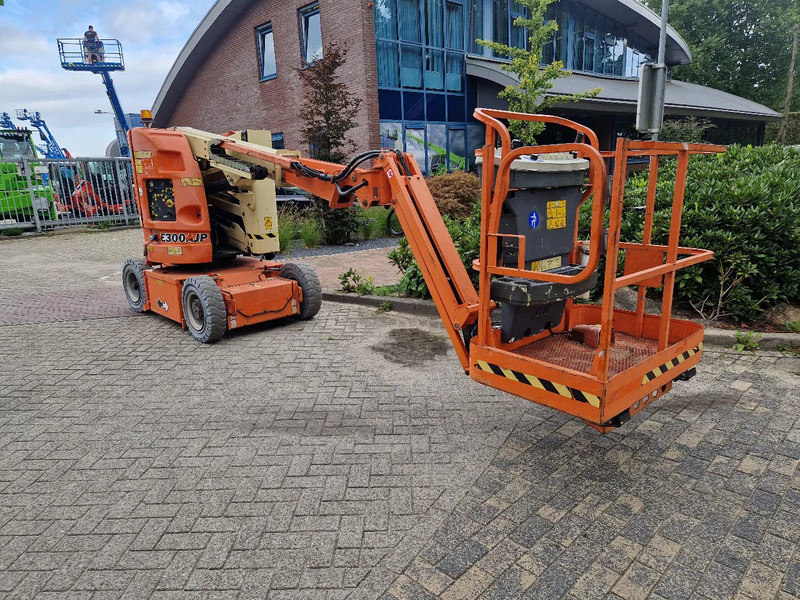 JLG E300AJP - Zglobni krak: slika JLG E300AJP - Zglobni krak JLG E300AJP - Zglobni krak: slika JLG E300AJP - Zglobni krak