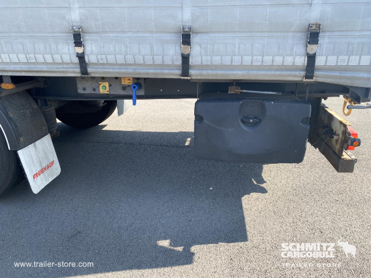 FRUEHAUF Curtainsider Standard Taillift - Poluprikolica s ceradom: slika FRUEHAUF Curtainsider Standard Taillift - Poluprikolica s ceradom FRUEHAUF Curtainsider Standard Taillift - Poluprikolica s ceradom: slika FRUEHAUF Curtainsider Standard Taillift - Poluprikolica s ceradom