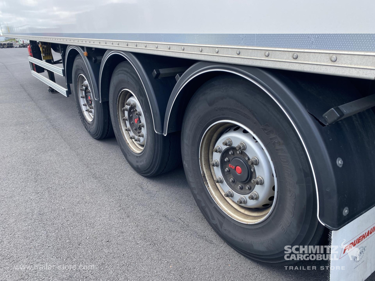 FRUEHAUF Dryfreight Standard - Poluprikolica sa zatvorenim sandukom: slika FRUEHAUF Dryfreight Standard - Poluprikolica sa zatvorenim sandukom FRUEHAUF Dryfreight Standard - Poluprikolica sa zatvorenim sandukom: slika FRUEHAUF Dryfreight Standard - Poluprikolica sa zatvorenim sandukom