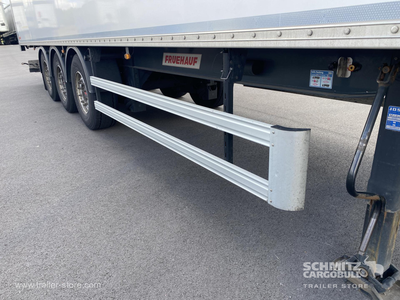 FRUEHAUF Dryfreight Standard - Poluprikolica sa zatvorenim sandukom: slika FRUEHAUF Dryfreight Standard - Poluprikolica sa zatvorenim sandukom FRUEHAUF Dryfreight Standard - Poluprikolica sa zatvorenim sandukom: slika FRUEHAUF Dryfreight Standard - Poluprikolica sa zatvorenim sandukom