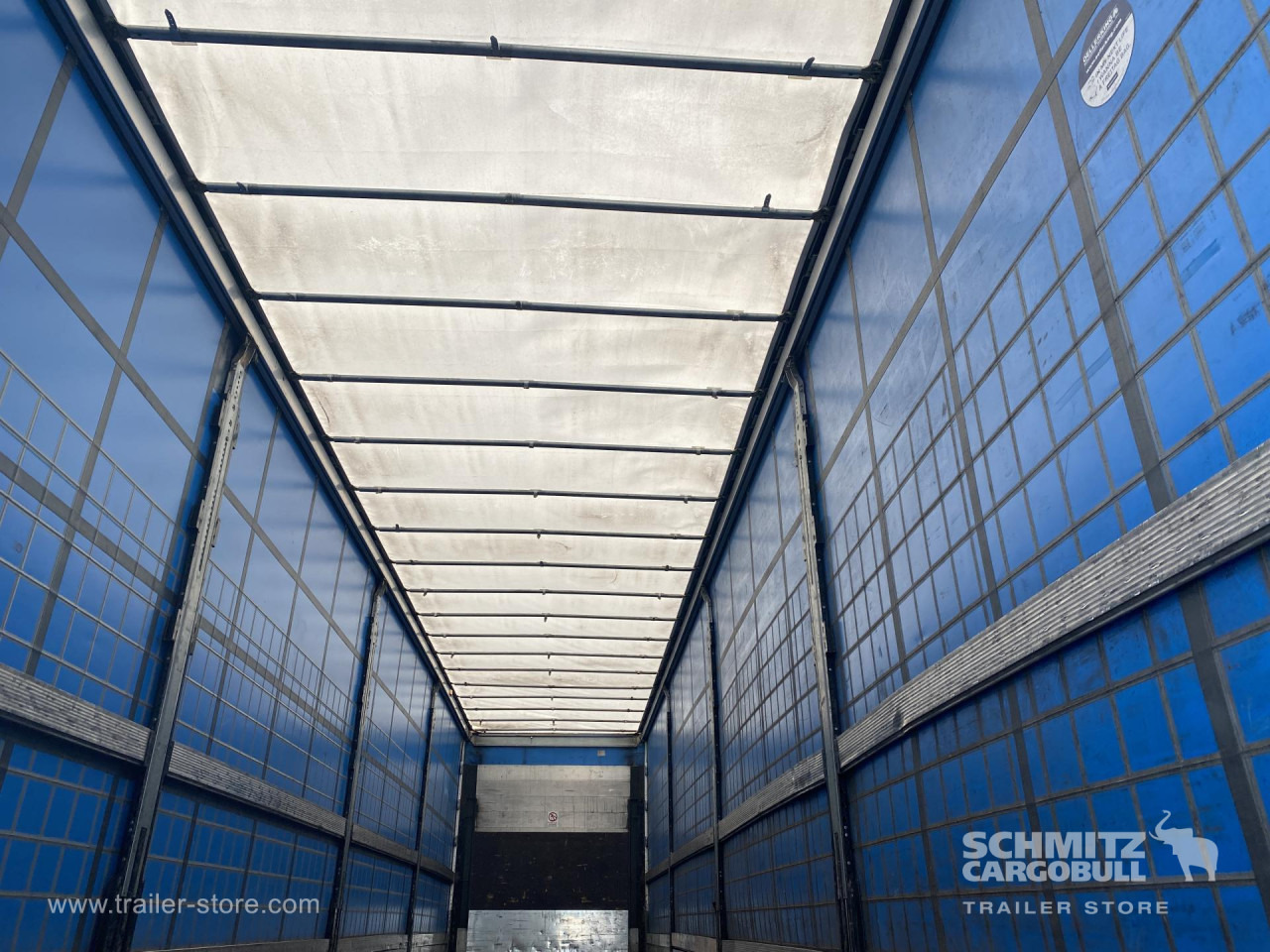 Poluprikolica s ceradom SCHMITZ Curtainsider Standard: slika Poluprikolica s ceradom SCHMITZ Curtainsider Standard
