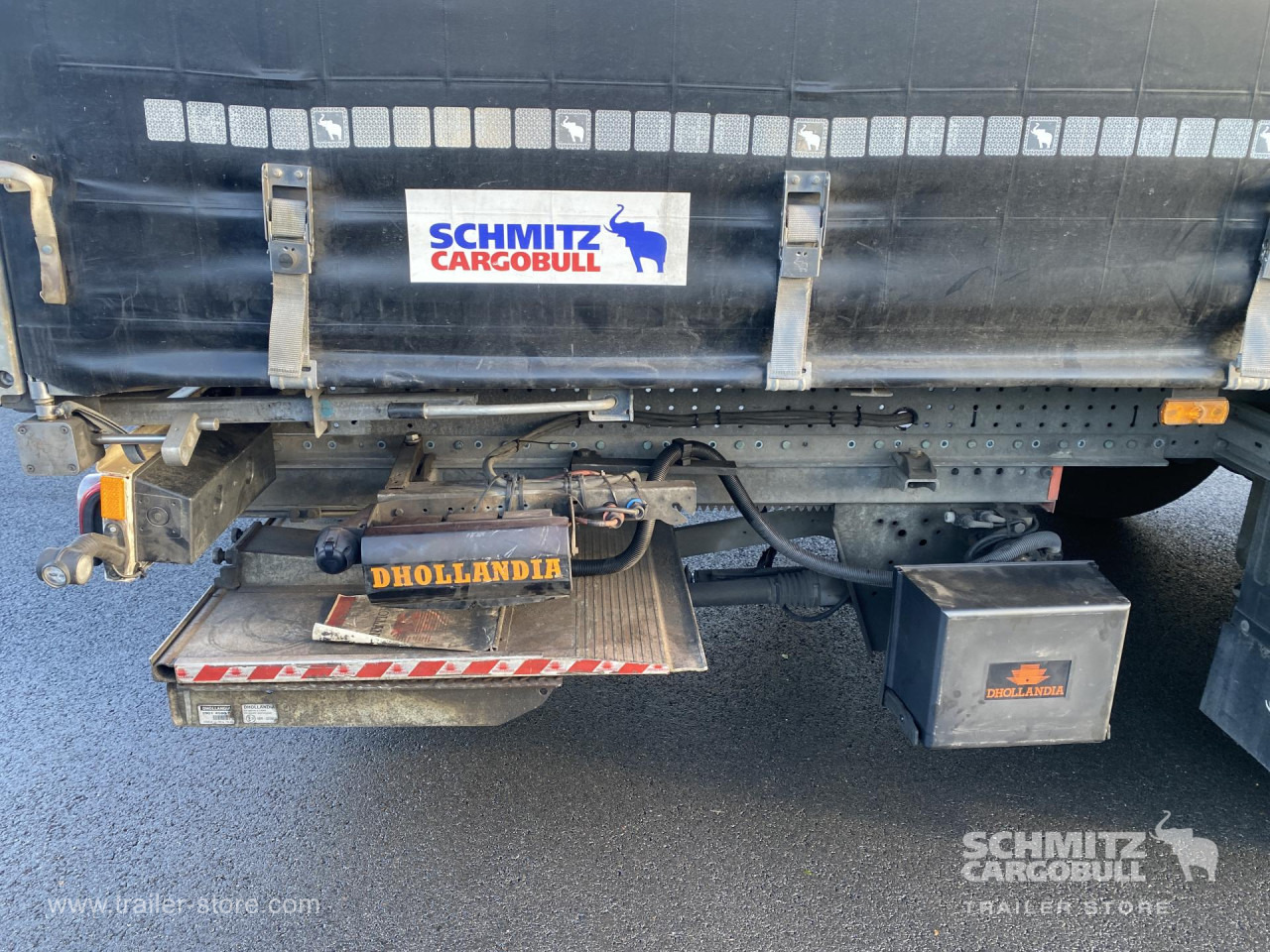 Poluprikolica s ceradom SCHMITZ Curtainsider Standard Taillift: slika Poluprikolica s ceradom SCHMITZ Curtainsider Standard Taillift Poluprikolica s ceradom SCHMITZ Curtainsider Standard Taillift: slika Poluprikolica s ceradom SCHMITZ Curtainsider Standard Taillift