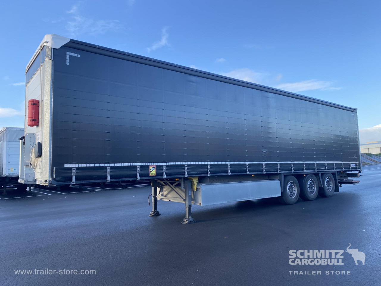 Poluprikolica s ceradom SCHMITZ Curtainsider Standard Taillift: slika Poluprikolica s ceradom SCHMITZ Curtainsider Standard Taillift Poluprikolica s ceradom SCHMITZ Curtainsider Standard Taillift: slika Poluprikolica s ceradom SCHMITZ Curtainsider Standard Taillift
