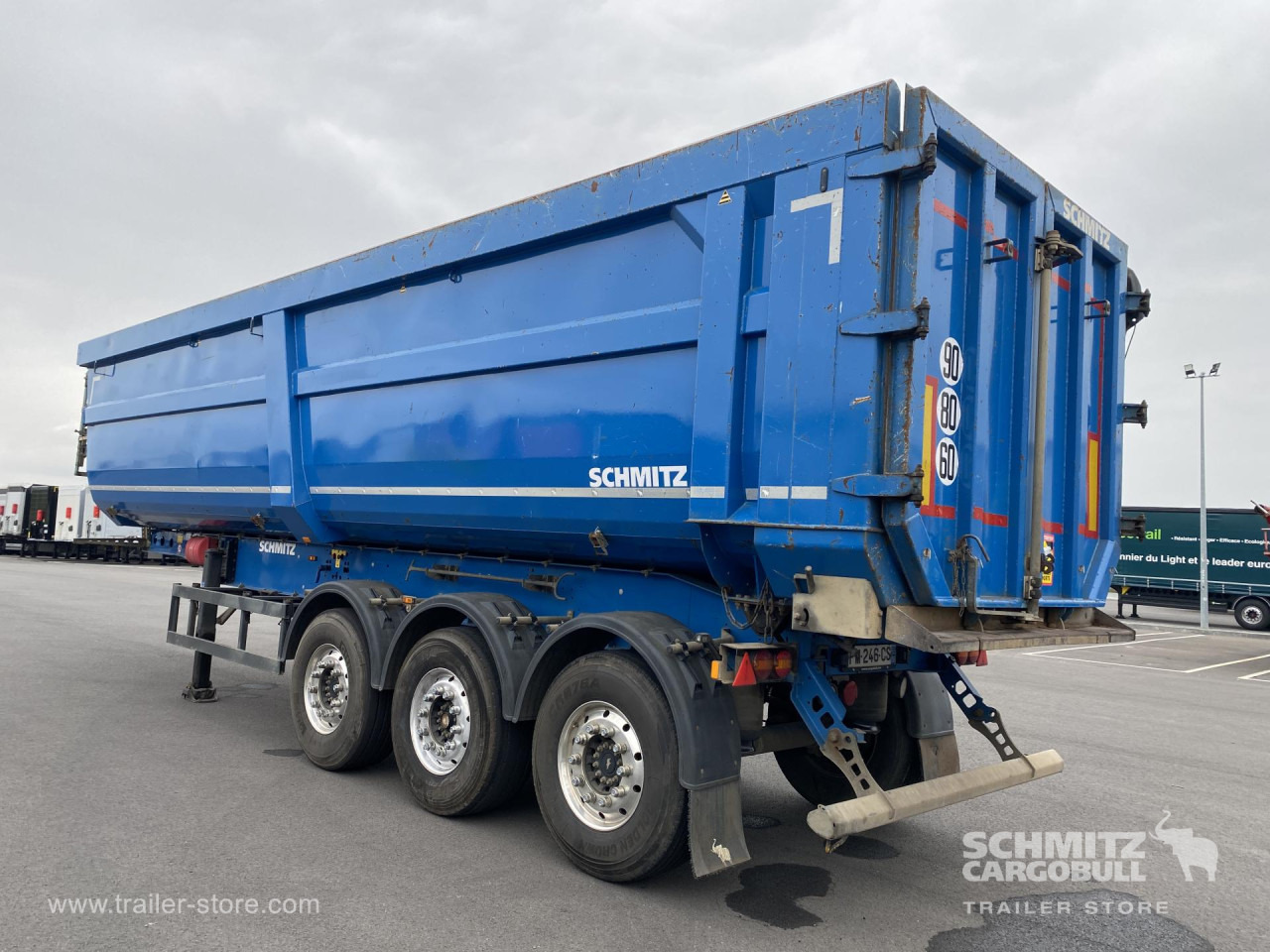 SCHMITZ Tipper Steel half pipe body 46m³ - Kiper poluprikolica: slika SCHMITZ Tipper Steel half pipe body 46m³ - Kiper poluprikolica SCHMITZ Tipper Steel half pipe body 46m³ - Kiper poluprikolica: slika SCHMITZ Tipper Steel half pipe body 46m³ - Kiper poluprikolica