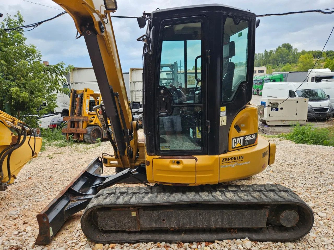CAT 305 5E2 - Mini bager: slika CAT 305 5E2 - Mini bager CAT 305 5E2 - Mini bager: slika CAT 305 5E2 - Mini bager