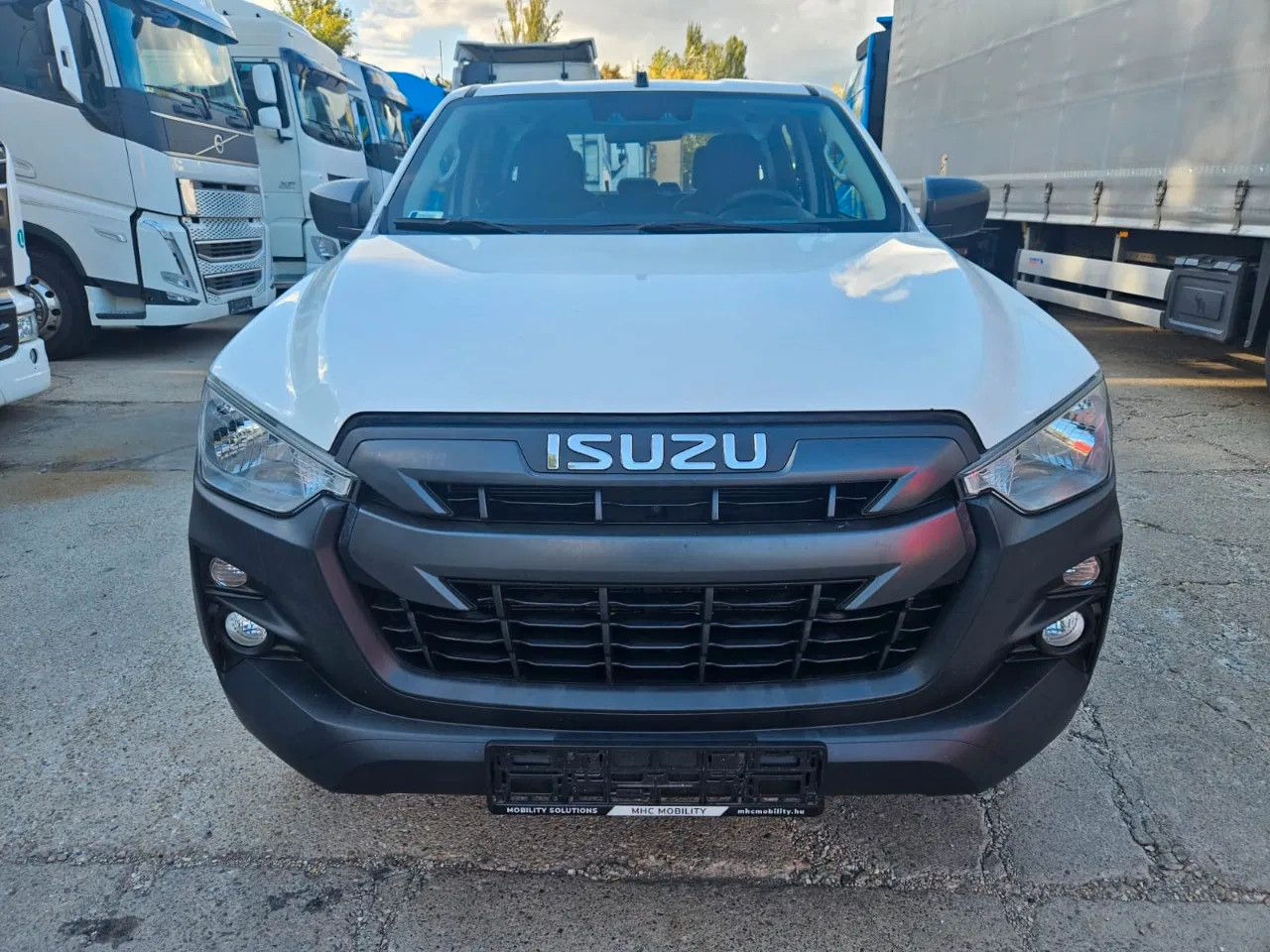 Isuzu D-Max 2H, 4H, 4L - SUV: slika Isuzu D-Max 2H, 4H, 4L - SUV Isuzu D-Max 2H, 4H, 4L - SUV: slika Isuzu D-Max 2H, 4H, 4L - SUV