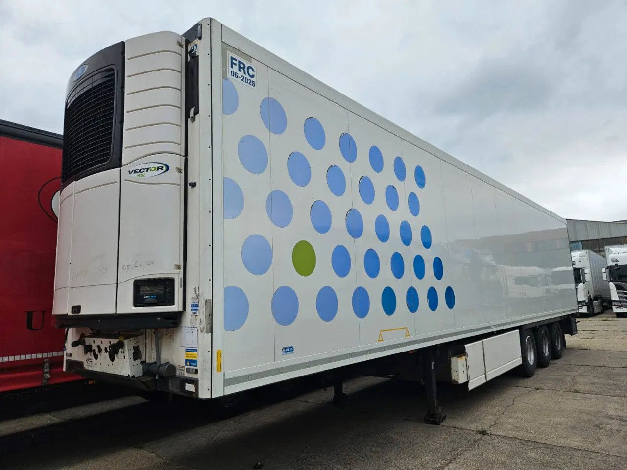 Krone SD-Carrier Vector I550-Total Engine hours 9163 - - Poluprikolica hladnjača: slika Krone SD-Carrier Vector I550-Total Engine hours 9163 - - Poluprikolica hladnjača Krone SD-Carrier Vector I550-Total Engine hours 9163 - - Poluprikolica hladnjača: slika Krone SD-Carrier Vector I550-Total Engine hours 9163 - - Poluprikolica hladnjača