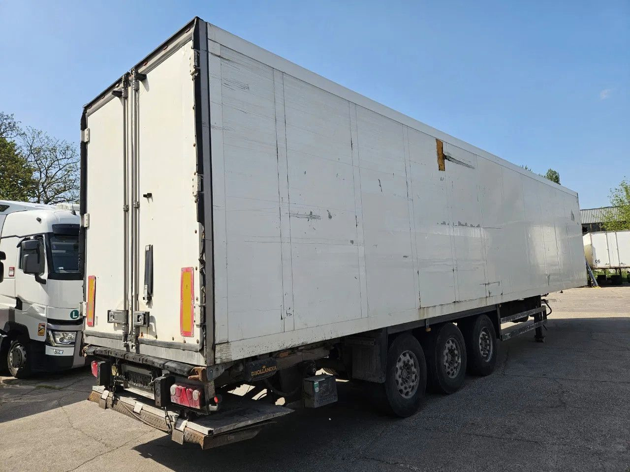 Schmitz Cargobull SKO24 Carrier Maxima 1300 Tail Lift, A axle lift - Poluprikolica hladnjača: slika Schmitz Cargobull SKO24 Carrier Maxima 1300 Tail Lift, A axle lift - Poluprikolica hladnjača Schmitz Cargobull SKO24 Carrier Maxima 1300 Tail Lift, A axle lift - Poluprikolica hladnjača: slika Schmitz Cargobull SKO24 Carrier Maxima 1300 Tail Lift, A axle lift - Poluprikolica hladnjača