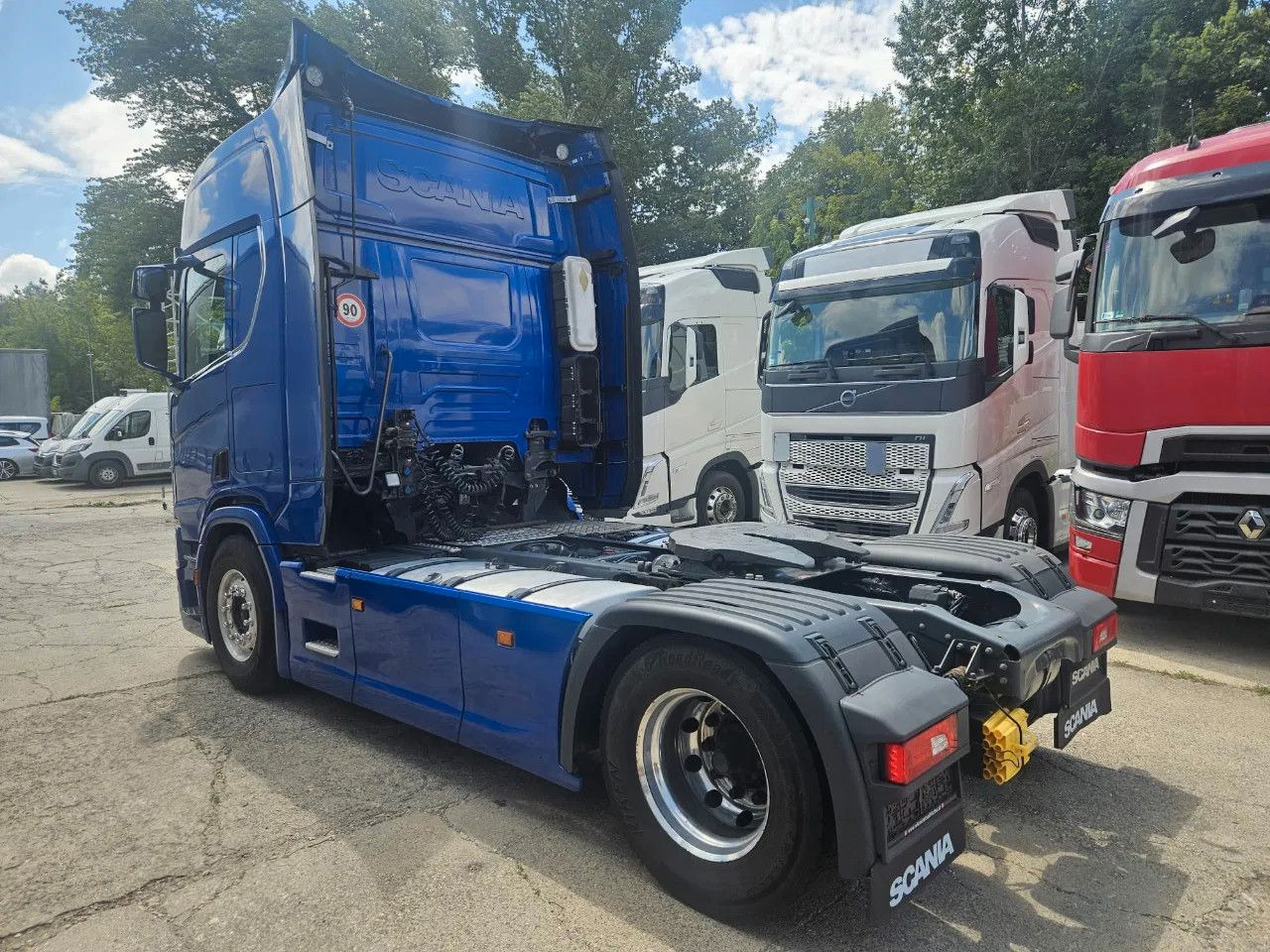 Scania R410 Standard - Full Spoiler - Retarder - Alloy - Tegljač: slika Scania R410 Standard - Full Spoiler - Retarder - Alloy - Tegljač Scania R410 Standard - Full Spoiler - Retarder - Alloy - Tegljač: slika Scania R410 Standard - Full Spoiler - Retarder - Alloy - Tegljač