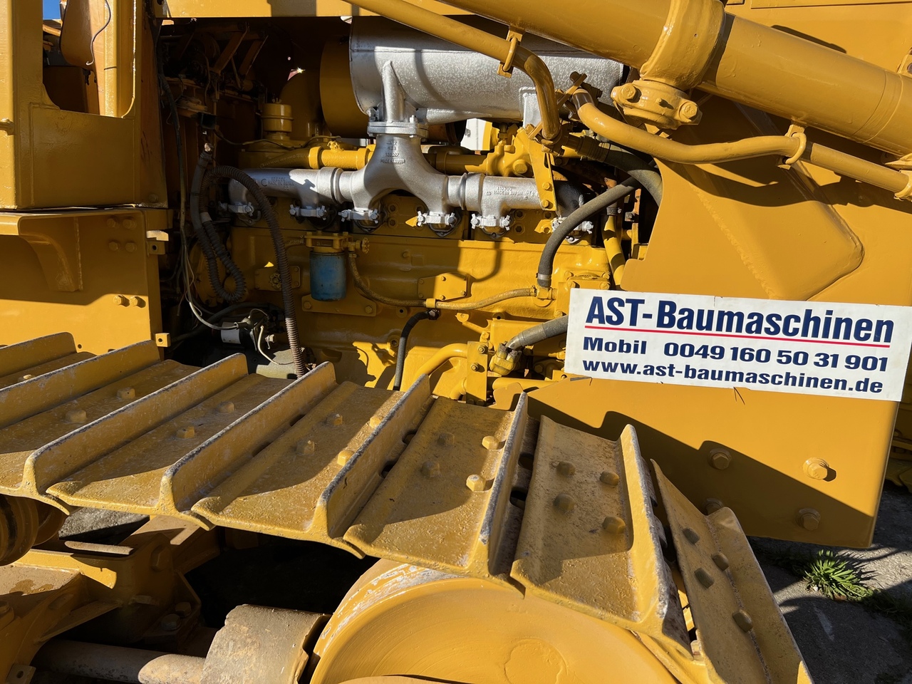 KOMATSU D65-E - Buldožer: slika KOMATSU D65-E - Buldožer KOMATSU D65-E - Buldožer: slika KOMATSU D65-E - Buldožer