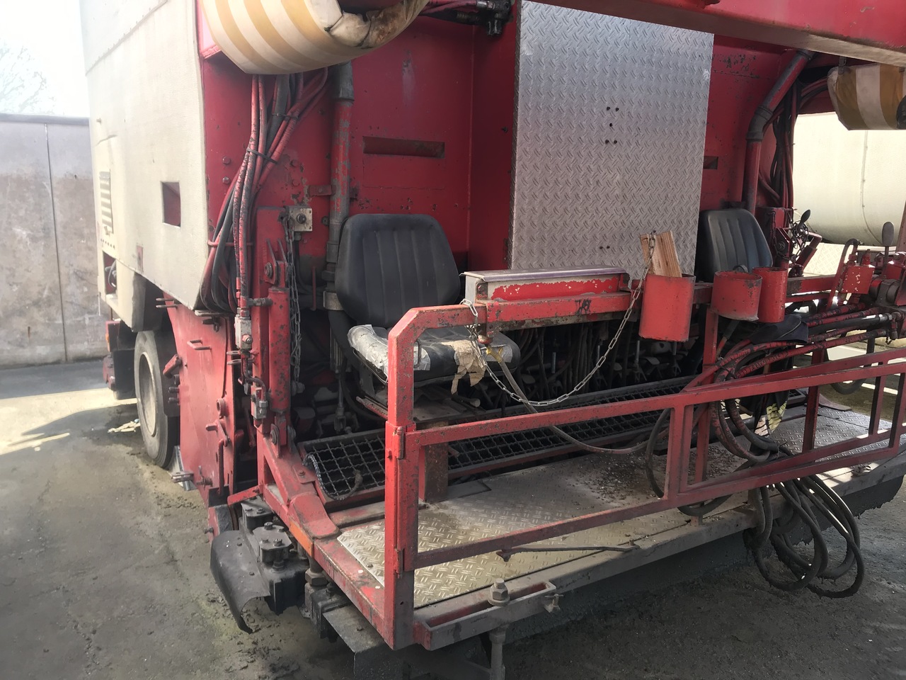 Schaefer KRZS 1000 Asphalt - Bitumen Reparaturzug mit Splittstreuer und Anpresswalzen - Stroj za asfaltiranje: slika Schaefer KRZS 1000 Asphalt - Bitumen Reparaturzug mit Splittstreuer und Anpresswalzen - Stroj za asfaltiranje Schaefer KRZS 1000 Asphalt - Bitumen Reparaturzug mit Splittstreuer und Anpresswalzen - Stroj za asfaltiranje: slika Schaefer KRZS 1000 Asphalt - Bitumen Reparaturzug mit Splittstreuer und Anpresswalzen - Stroj za asfaltiranje