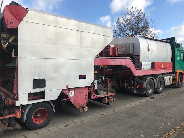Schaefer KRZS 1000 Asphalt - Bitumen Reparaturzug mit Splittstreuer und Anpresswalzen - Stroj za asfaltiranje: slika Schaefer KRZS 1000 Asphalt - Bitumen Reparaturzug mit Splittstreuer und Anpresswalzen - Stroj za asfaltiranje Schaefer KRZS 1000 Asphalt - Bitumen Reparaturzug mit Splittstreuer und Anpresswalzen - Stroj za asfaltiranje: slika Schaefer KRZS 1000 Asphalt - Bitumen Reparaturzug mit Splittstreuer und Anpresswalzen - Stroj za asfaltiranje