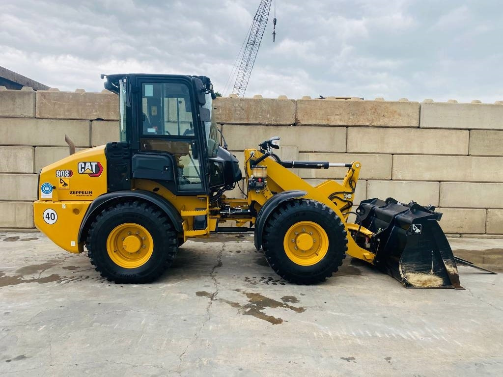 CAT 908-14a - Utovarivač na kotačima: slika CAT 908-14a - Utovarivač na kotačima CAT 908-14a - Utovarivač na kotačima: slika CAT 908-14a - Utovarivač na kotačima