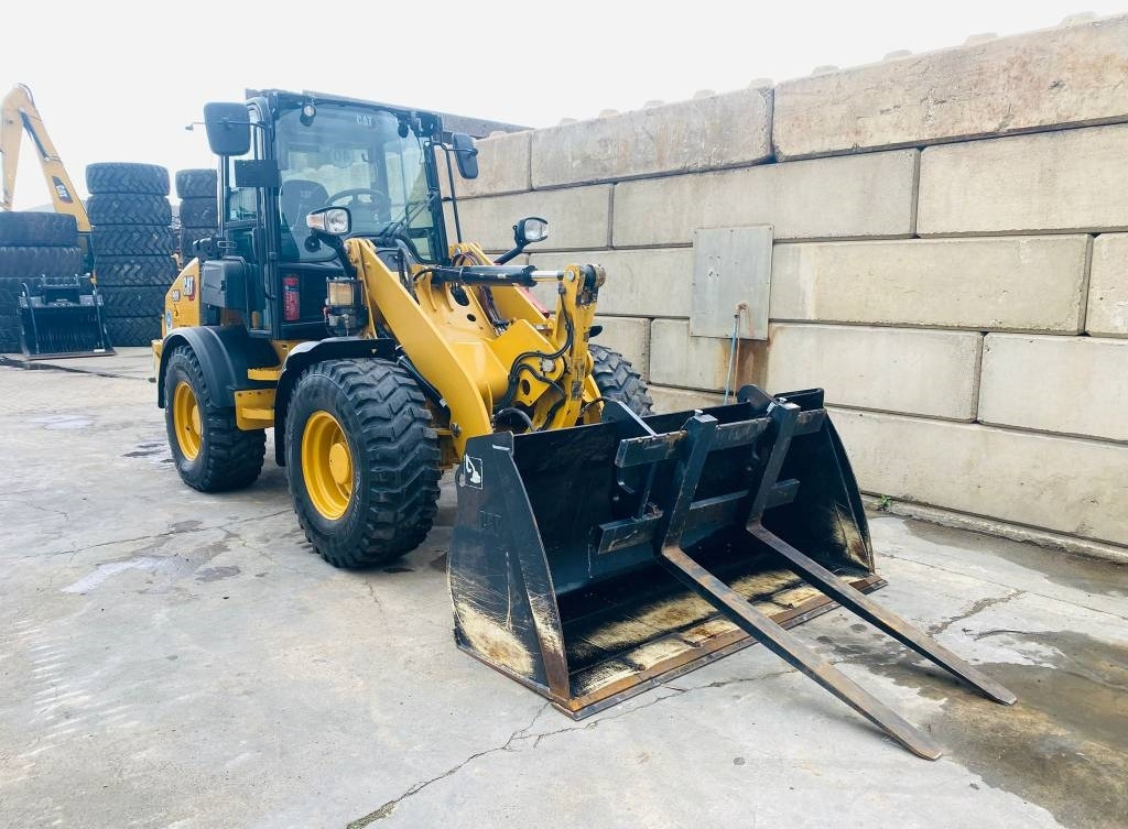 CAT 908-14a - Utovarivač na kotačima: slika CAT 908-14a - Utovarivač na kotačima CAT 908-14a - Utovarivač na kotačima: slika CAT 908-14a - Utovarivač na kotačima