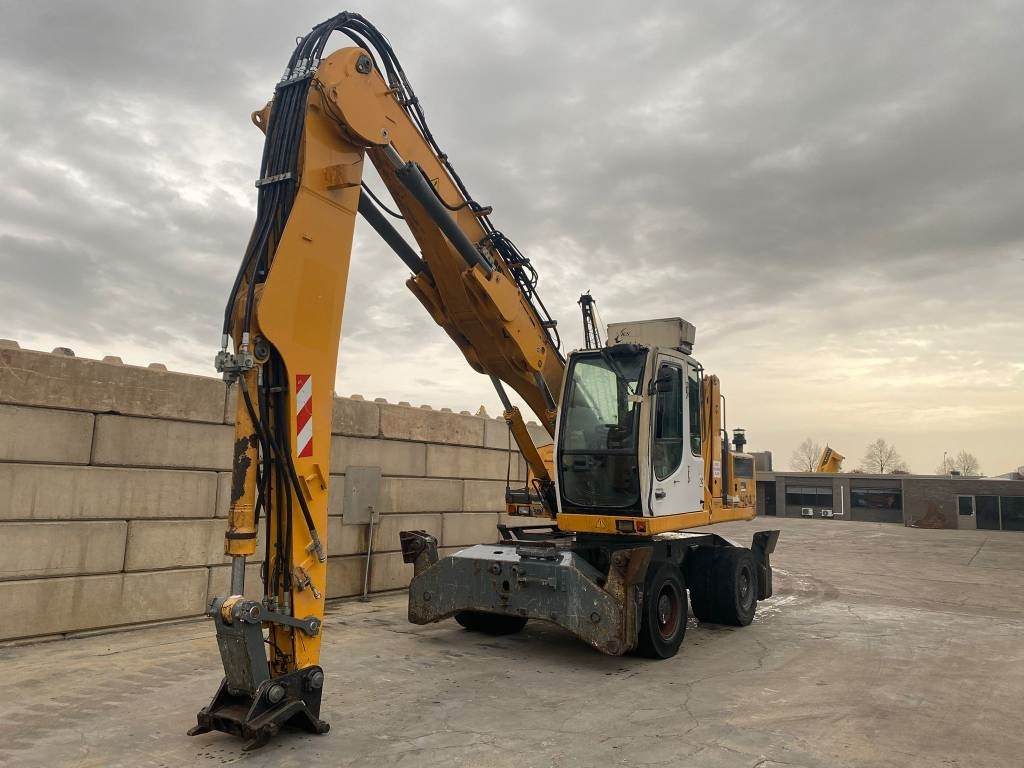 Liebherr A 904 C Litronic - Stroj za rukovanje otpadom: slika Liebherr A 904 C Litronic - Stroj za rukovanje otpadom Liebherr A 904 C Litronic - Stroj za rukovanje otpadom: slika Liebherr A 904 C Litronic - Stroj za rukovanje otpadom