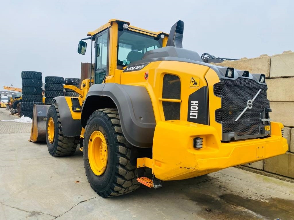 Volvo L 110 H - Utovarivač na kotačima: slika Volvo L 110 H - Utovarivač na kotačima Volvo L 110 H - Utovarivač na kotačima: slika Volvo L 110 H - Utovarivač na kotačima