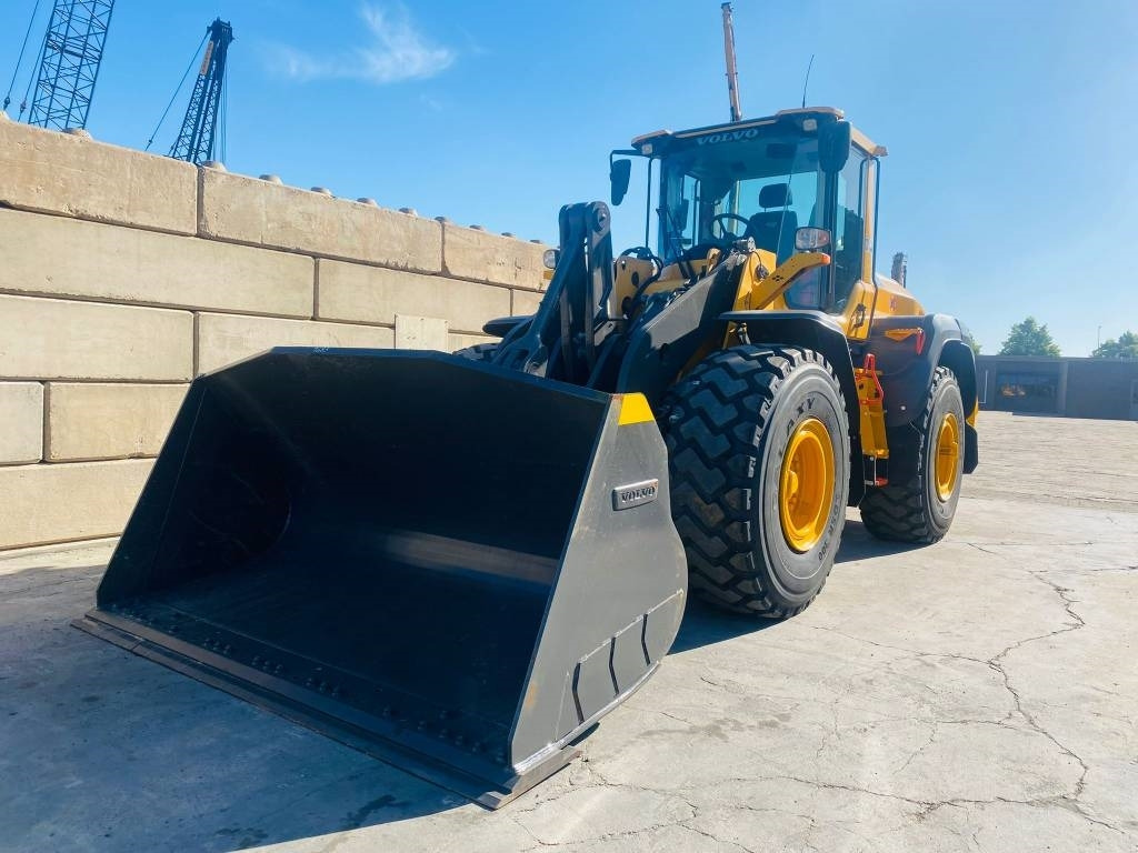 Volvo L 110 H - Utovarivač na kotačima: slika Volvo L 110 H - Utovarivač na kotačima Volvo L 110 H - Utovarivač na kotačima: slika Volvo L 110 H - Utovarivač na kotačima