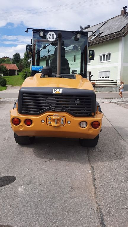 CAT 908M - Utovarivač na kotačima: slika CAT 908M - Utovarivač na kotačima CAT 908M - Utovarivač na kotačima: slika CAT 908M - Utovarivač na kotačima