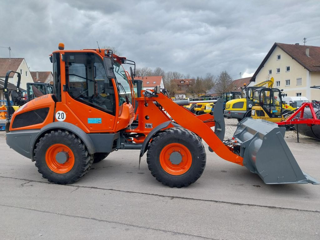 Liebherr 508 - Utovarivač na kotačima: slika Liebherr 508 - Utovarivač na kotačima Liebherr 508 - Utovarivač na kotačima: slika Liebherr 508 - Utovarivač na kotačima