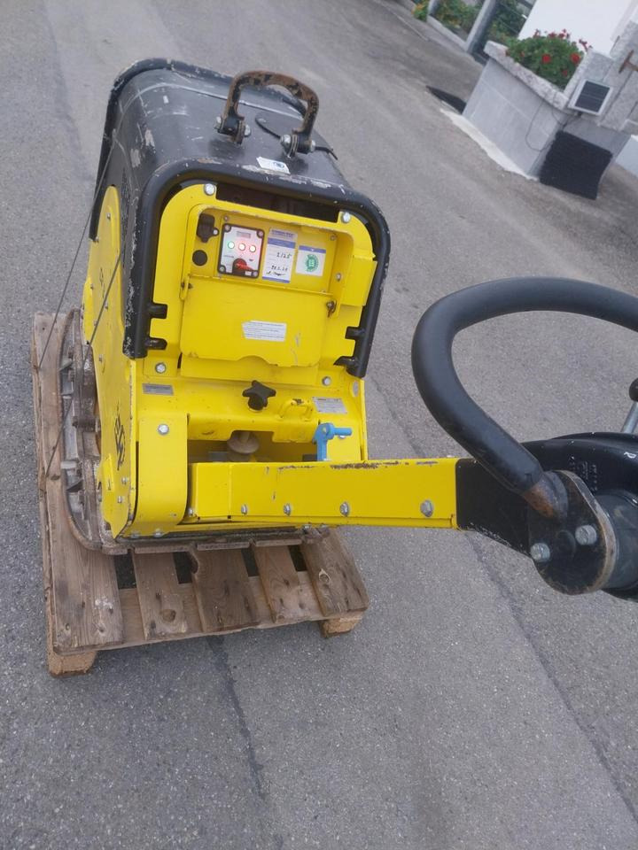 Rüttelplatte Weber CR8 Stampfer Verdichter Vibrationsplatte - Vibro ploča: slika Rüttelplatte Weber CR8 Stampfer Verdichter Vibrationsplatte - Vibro ploča Rüttelplatte Weber CR8 Stampfer Verdichter Vibrationsplatte - Vibro ploča: slika Rüttelplatte Weber CR8 Stampfer Verdichter Vibrationsplatte - Vibro ploča