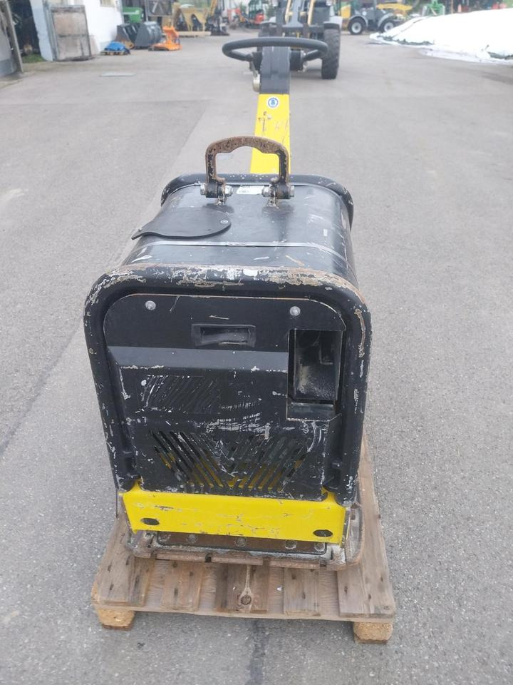 Rüttelplatte Weber CR8 Stampfer Verdichter Vibrationsplatte - Vibro ploča: slika Rüttelplatte Weber CR8 Stampfer Verdichter Vibrationsplatte - Vibro ploča Rüttelplatte Weber CR8 Stampfer Verdichter Vibrationsplatte - Vibro ploča: slika Rüttelplatte Weber CR8 Stampfer Verdichter Vibrationsplatte - Vibro ploča