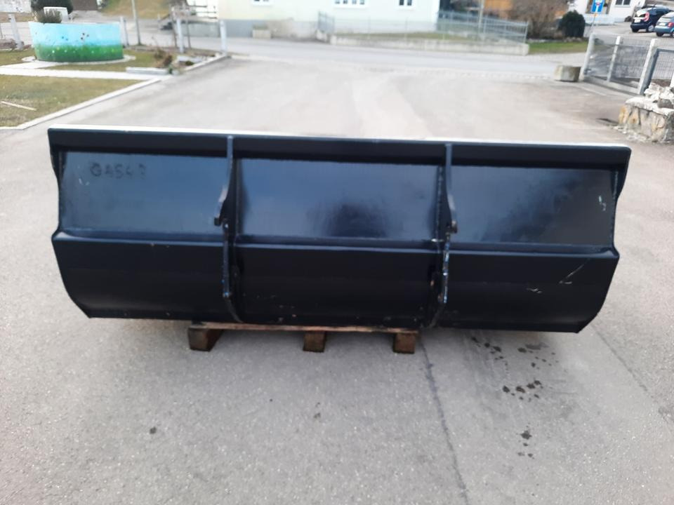 Schaufel 2,4m Teleskoplader Radlader Universalschaufel Genie - Utovarna korpa: slika Schaufel 2,4m Teleskoplader Radlader Universalschaufel Genie - Utovarna korpa Schaufel 2,4m Teleskoplader Radlader Universalschaufel Genie - Utovarna korpa: slika Schaufel 2,4m Teleskoplader Radlader Universalschaufel Genie - Utovarna korpa