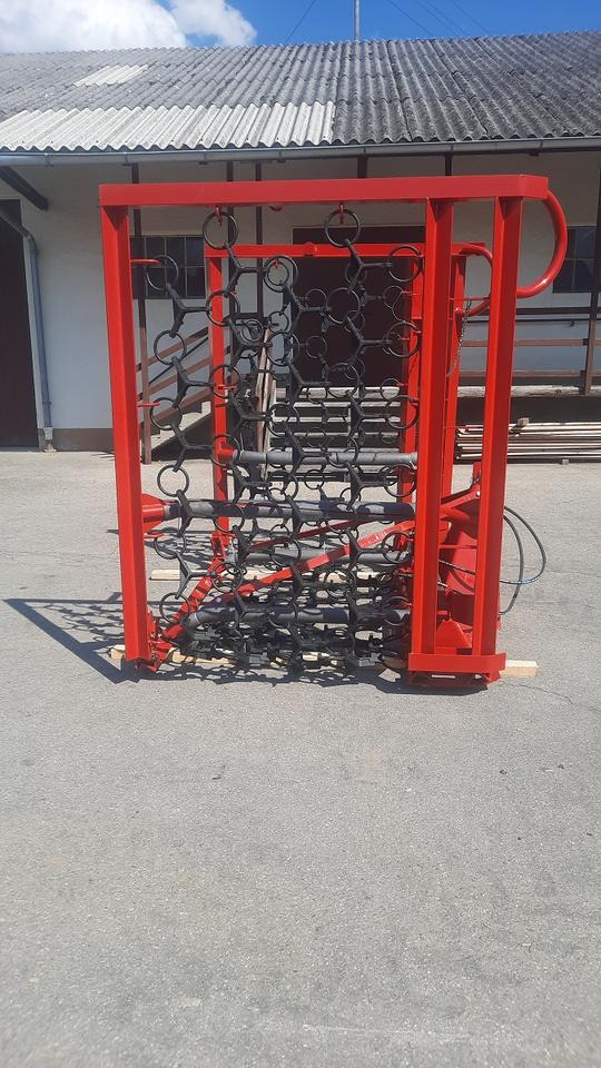 Wiesenegge 6 - 8m Wiesenstriegel Wiesenschleppe Traktor John deer - Drljača s lancem: slika Wiesenegge 6 - 8m Wiesenstriegel Wiesenschleppe Traktor John deer - Drljača s lancem Wiesenegge 6 - 8m Wiesenstriegel Wiesenschleppe Traktor John deer - Drljača s lancem: slika Wiesenegge 6 - 8m Wiesenstriegel Wiesenschleppe Traktor John deer - Drljača s lancem