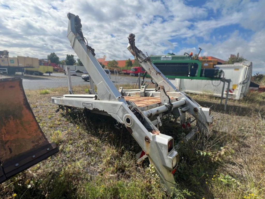 Abrollcontainer Abrollcont. als Meiller Absetzkipper - Kamion s kukastom dizalicom: slika Abrollcontainer Abrollcont. als Meiller Absetzkipper - Kamion s kukastom dizalicom Abrollcontainer Abrollcont. als Meiller Absetzkipper - Kamion s kukastom dizalicom: slika Abrollcontainer Abrollcont. als Meiller Absetzkipper - Kamion s kukastom dizalicom