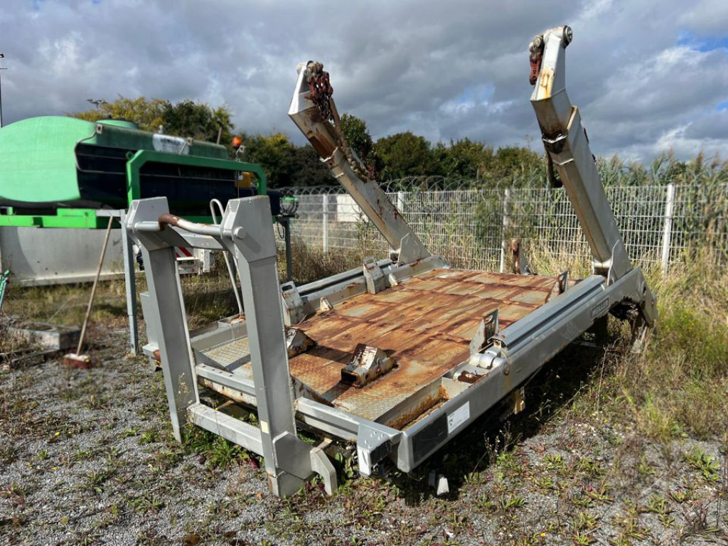 Abrollcontainer Abrollcont. als Meiller Absetzkipper - Kamion s kukastom dizalicom: slika Abrollcontainer Abrollcont. als Meiller Absetzkipper - Kamion s kukastom dizalicom Abrollcontainer Abrollcont. als Meiller Absetzkipper - Kamion s kukastom dizalicom: slika Abrollcontainer Abrollcont. als Meiller Absetzkipper - Kamion s kukastom dizalicom