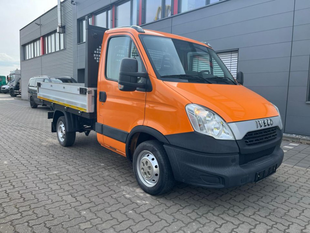 IVECO(I) IVECO(I) Daily Pritsche 29L13 - Dostavno vozilo s ravnom platformom: slika IVECO(I) IVECO(I) Daily Pritsche 29L13 - Dostavno vozilo s ravnom platformom IVECO(I) IVECO(I) Daily Pritsche 29L13 - Dostavno vozilo s ravnom platformom: slika IVECO(I) IVECO(I) Daily Pritsche 29L13 - Dostavno vozilo s ravnom platformom