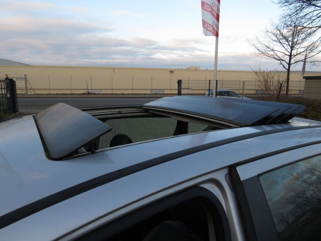 MERCEDES-BENZ A-Klasse 200 Avantgarde PKW - Kamion: slika MERCEDES-BENZ A-Klasse 200 Avantgarde PKW - Kamion MERCEDES-BENZ A-Klasse 200 Avantgarde PKW - Kamion: slika MERCEDES-BENZ A-Klasse 200 Avantgarde PKW - Kamion