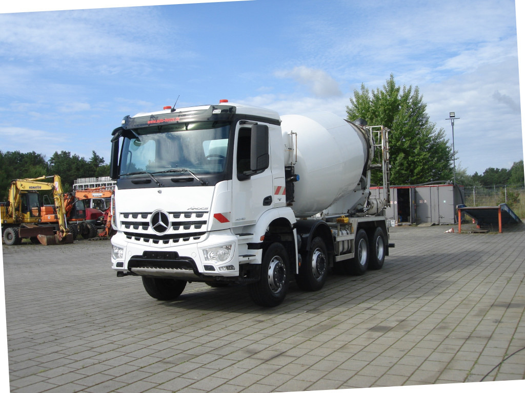 MERCEDES-BENZ Arocs 3240 B 8x4 Betonmischer Deutsch Top AP Achsen - Kamion: slika MERCEDES-BENZ Arocs 3240 B 8x4 Betonmischer Deutsch Top AP Achsen - Kamion MERCEDES-BENZ Arocs 3240 B 8x4 Betonmischer Deutsch Top AP Achsen - Kamion: slika MERCEDES-BENZ Arocs 3240 B 8x4 Betonmischer Deutsch Top AP Achsen - Kamion