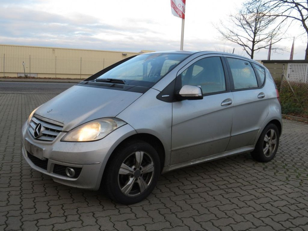 Mercedes-Benz A-Klasse 200 Avantgarde PKW - Kamion: slika Mercedes-Benz A-Klasse 200 Avantgarde PKW - Kamion Mercedes-Benz A-Klasse 200 Avantgarde PKW - Kamion: slika Mercedes-Benz A-Klasse 200 Avantgarde PKW - Kamion